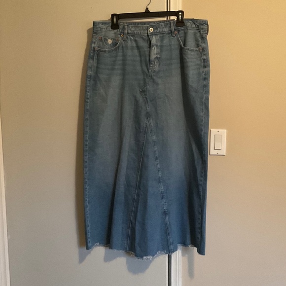 American Eagle long A line Denim skirt - Picture 1 of 10